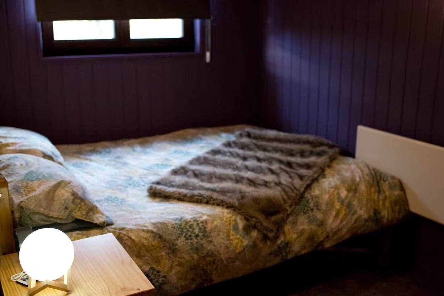 1 chambre, fer et planche à repasser, draps fournis