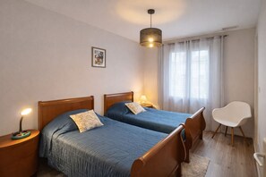 3 Schlafzimmer, Reisekinderbett, kostenloses WLAN, Bettwäsche