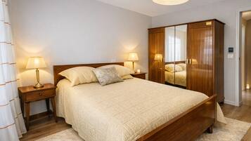 3 Schlafzimmer, Reisekinderbett, kostenloses WLAN, Bettwäsche