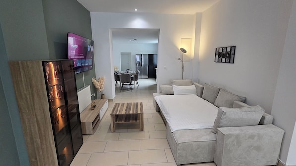 1 chambre, fer et planche Ă repasser, Wi-Fi gratuit, draps fournis