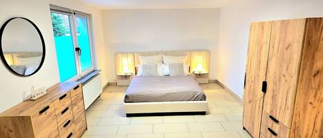 1 bedroom, iron/ironing board, free WiFi, bed sheets