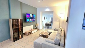 Smart TV, videojuegos, futbolito y libros 