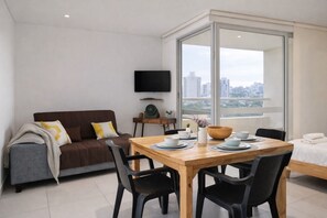 Dining - Spectacular luxury apartment, partial ocean view (Gaira)