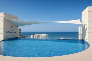 Outdoor pool - Spectacular luxury apartment, partial ocean view (Gaira)