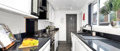 Micro-ondes, four, plaque de cuisson, grille-pain