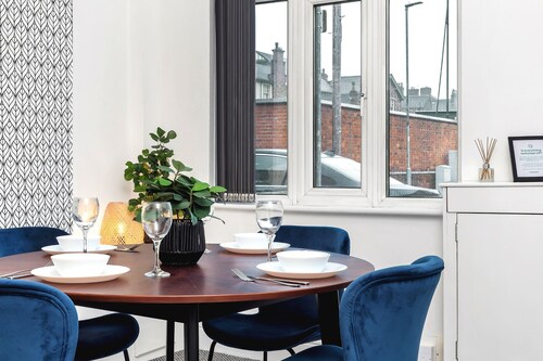 Chorlton House | Free Parking | 2BR Stoke-on-Trent