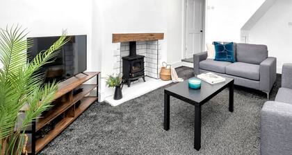 Chorlton House | Free Parking | 2BR Stoke-on-Trent