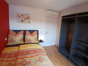2 bedrooms, iron/ironing board, free WiFi, bed sheets - Apartment with fantastic views within walking distance of the beach and center (Rabac)