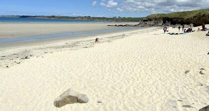 Charming Holiday Home in Porspoder