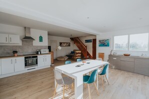 Dining - Charming Holiday Home in Porspoder (Porspoder)