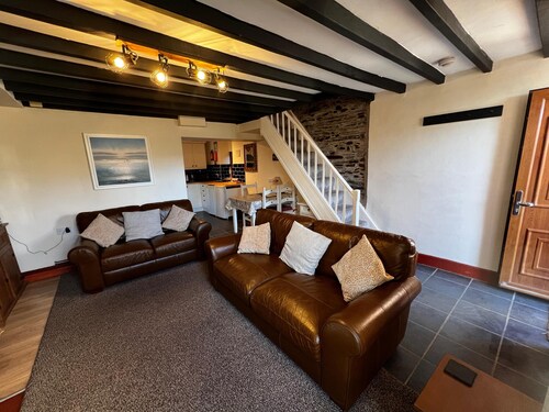 Cosy cottage base for exploring Snowdonia and the beaches of North Wales