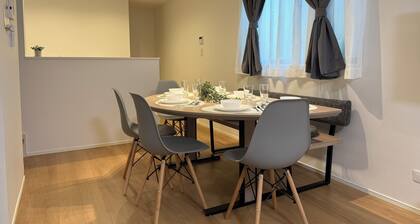 16 min. walk to Tokyo Disney Resort (Maihama Station), 6 min. drive / 2 min. walk from nearest bus stop / Accommodates up to 9 people / New 100 ㎡ detached facility with free parking