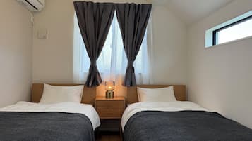 Silitysrauta/-lauta, Wi-Fi, vuodevaatteet