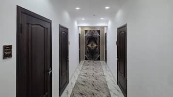 Standard Twin Room, City View | Interior