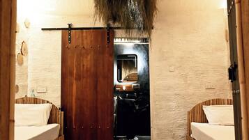 Habitación estándar con 1 cama matrimonial o 2 individuales | Wifi gratis