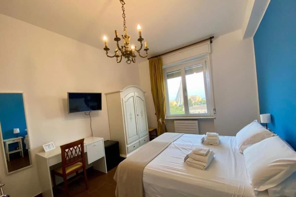 Doppel- oder Zweibettzimmer, Stadtblick