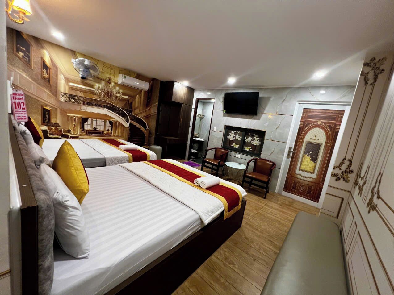 Family Room | Desk, free WiFi