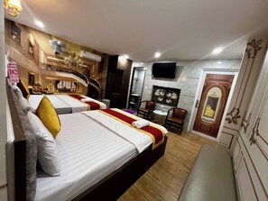 Family Room | Meja, Wi-fi percuma 