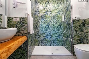 Doccia, asciugacapelli, bidet, asciugamani