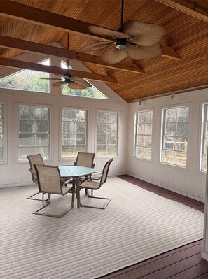 تناول الطعام