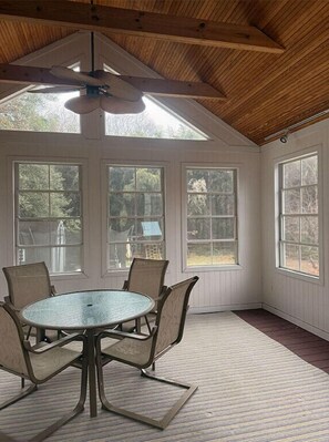 تناول الطعام