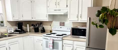 Micro-ondes, four, plaque de cuisson, lave-vaisselle