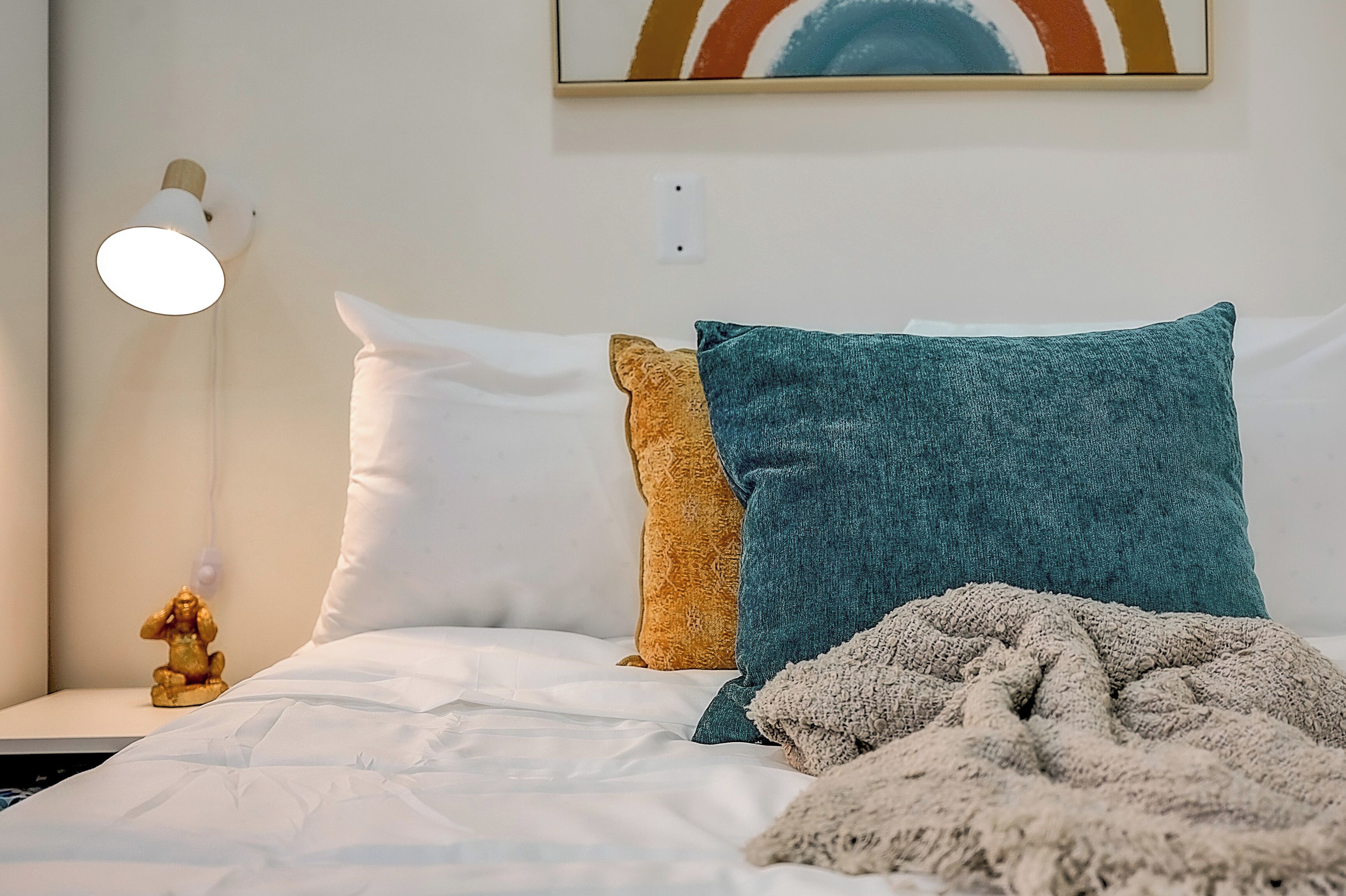 Iron/ironing board, free WiFi, bed sheets