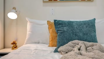 Iron/ironing board, free WiFi, bed sheets