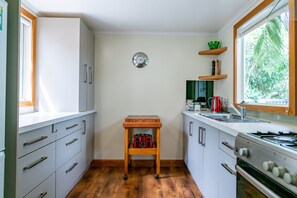 House, 5 Bedrooms, Smoking, Balcony | Interior - Spacious Bungalow Rental in Palmerston North - Ideal for Groups (Palmerston North)