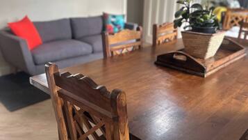 House, 5 Bedrooms, Smoking, Balcony | Dining