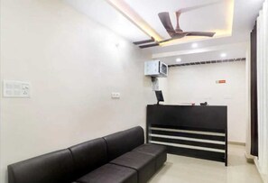House | Reception - Collection Campus Formerly Lily Grand (Varanasi)