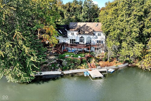 Indoor Pool, Lakefront + Hot Tub · 30+ Arcades · Sleeps 14 · Large Groups