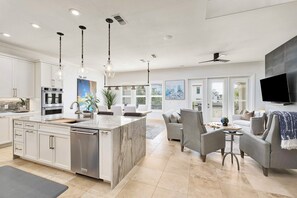 Interior - SunnySide: Private beach steps away, FREE golfcart, Heated pool, Luxury home (Destin)