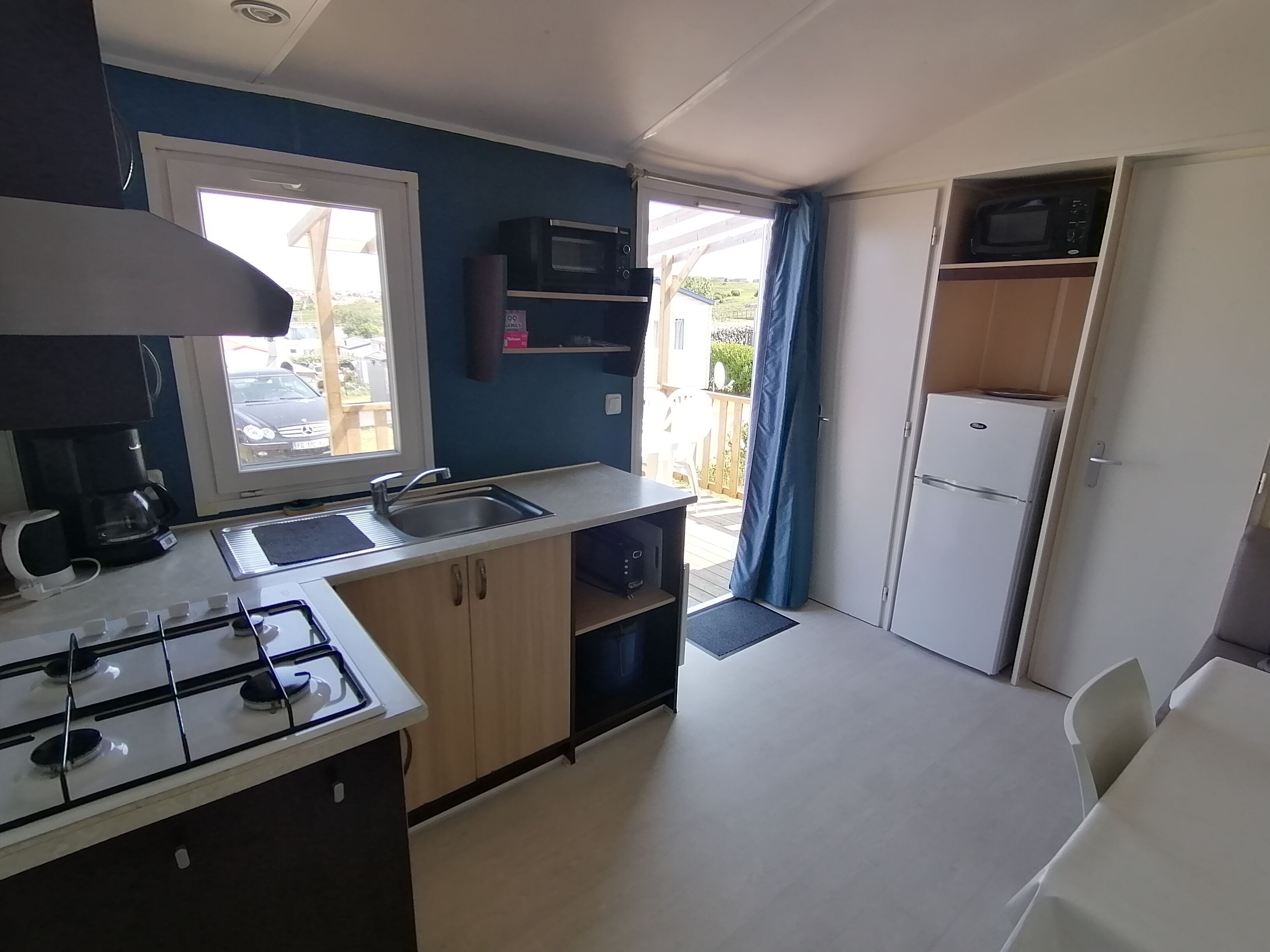 Refrigerador, microondas, horno, placa de cocina