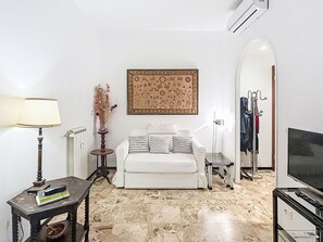 TV - Apartment Elide by Interhome (Santa Margherita Ligure)