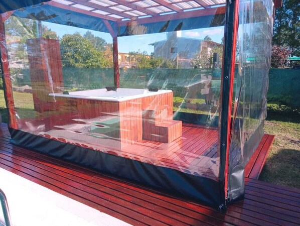 Outdoor spa tub - Pinares del Norte (Federación)