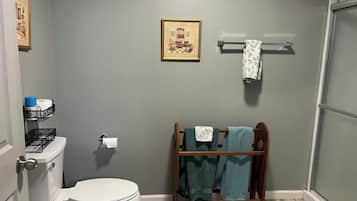 Free toiletries, soap, shampoo, toilet paper