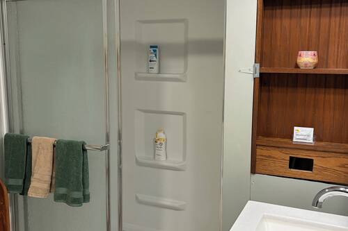 Bathroom | Soap, shampoo, toilet paper