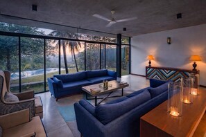 Living area - 4-bedroom villa in tranquil Pannipititya perfect for relaxing stays (Pannipititya)