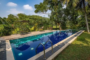Pool - 4-bedroom villa in tranquil Pannipititya perfect for relaxing stays (Pannipititya)
