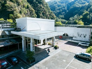 Exterior - tienhsiang youth activity center (Xiulin)