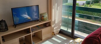 Renovated, functional apartment on Vieux Boucau marine lake.