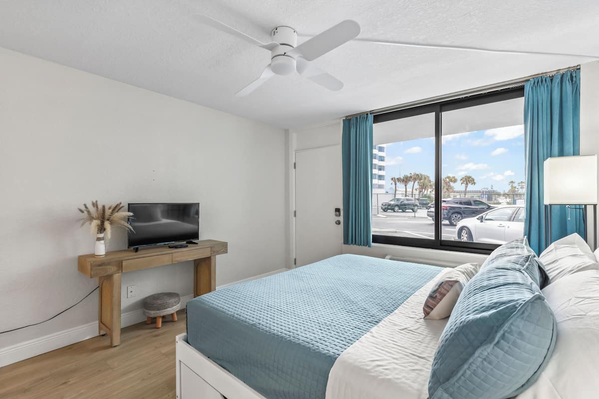 Decoración individual, mobiliario individual, escritorio