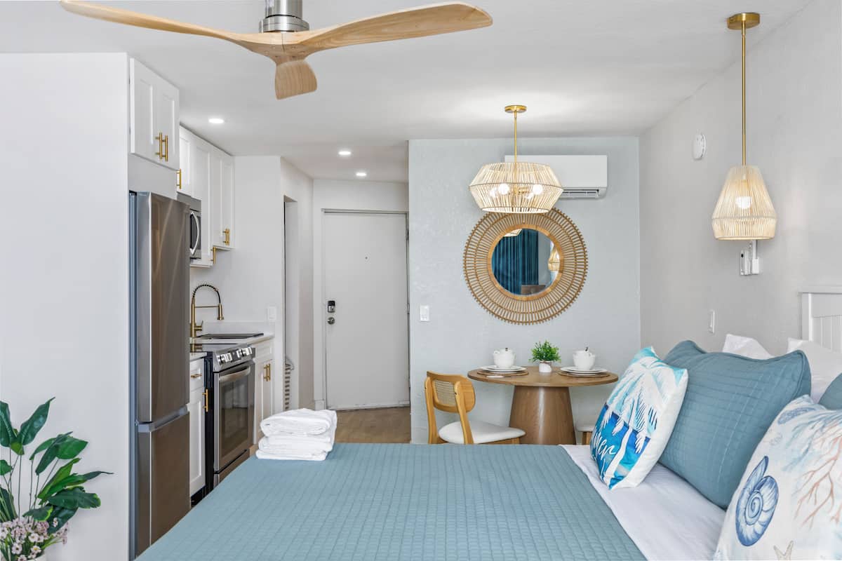 Decoración individual, mobiliario individual, escritorio