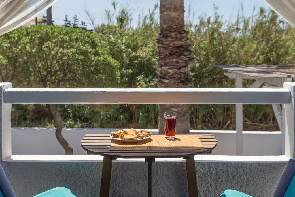 Studio, vue sur la cour intérieure | Restauration en plein air