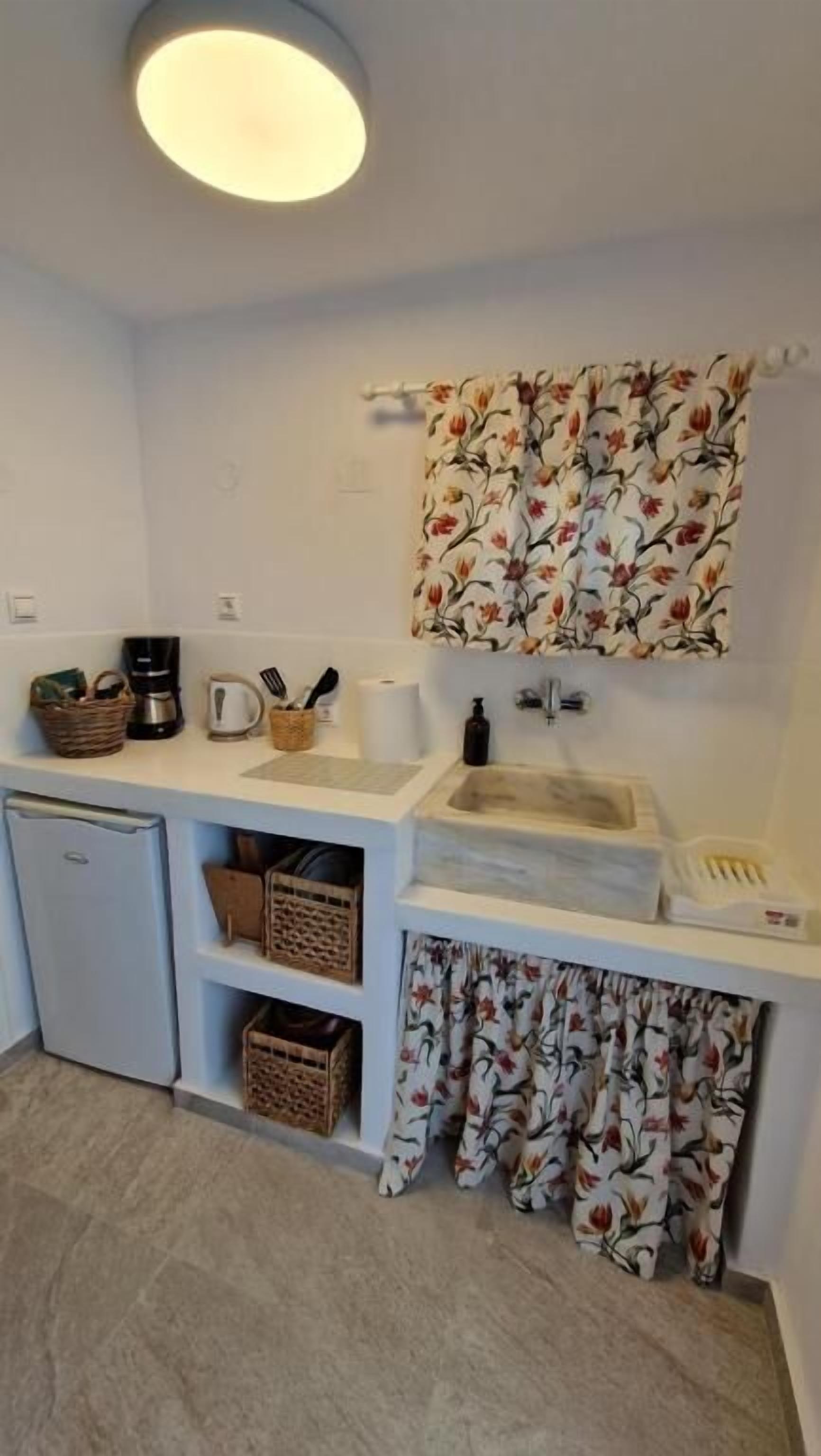 Estudio, vista al patio | Cocina privada