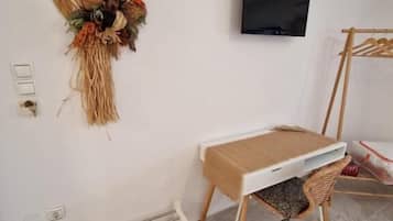 Studio, Courtyard View | Interior