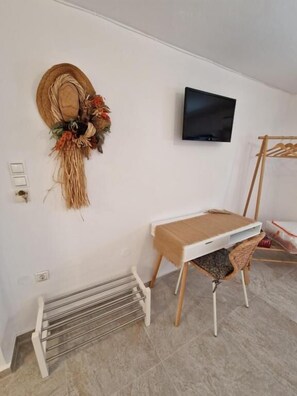 Studio, uitzicht op binnenplaats | Interieur