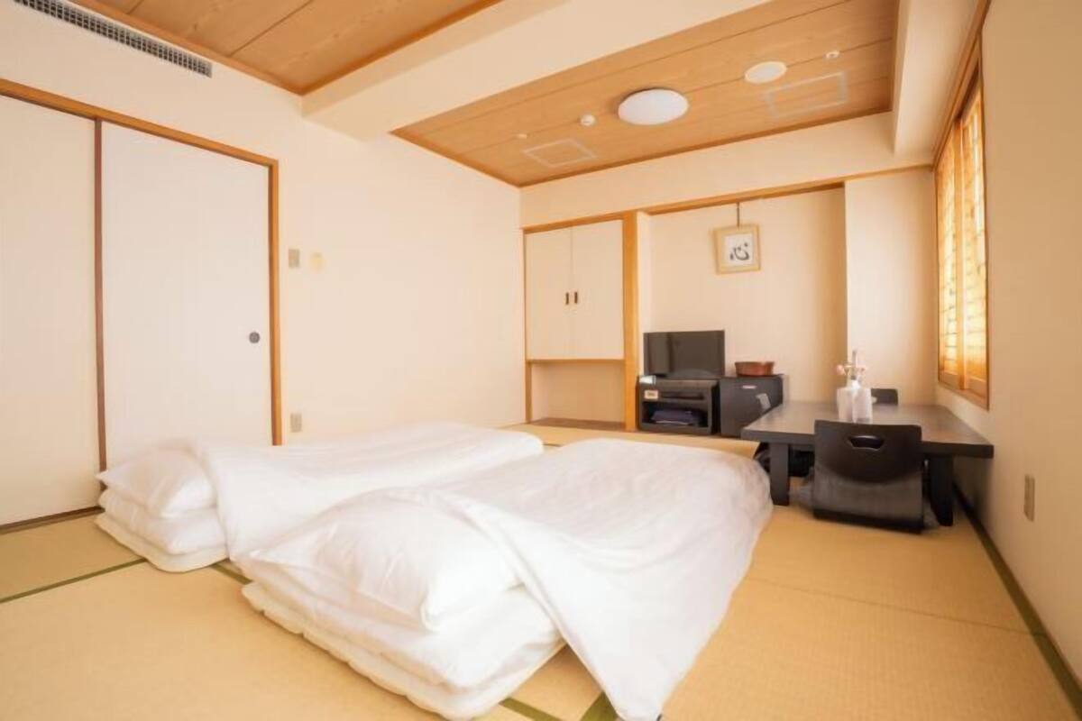 Desk, laptop workspace, free WiFi