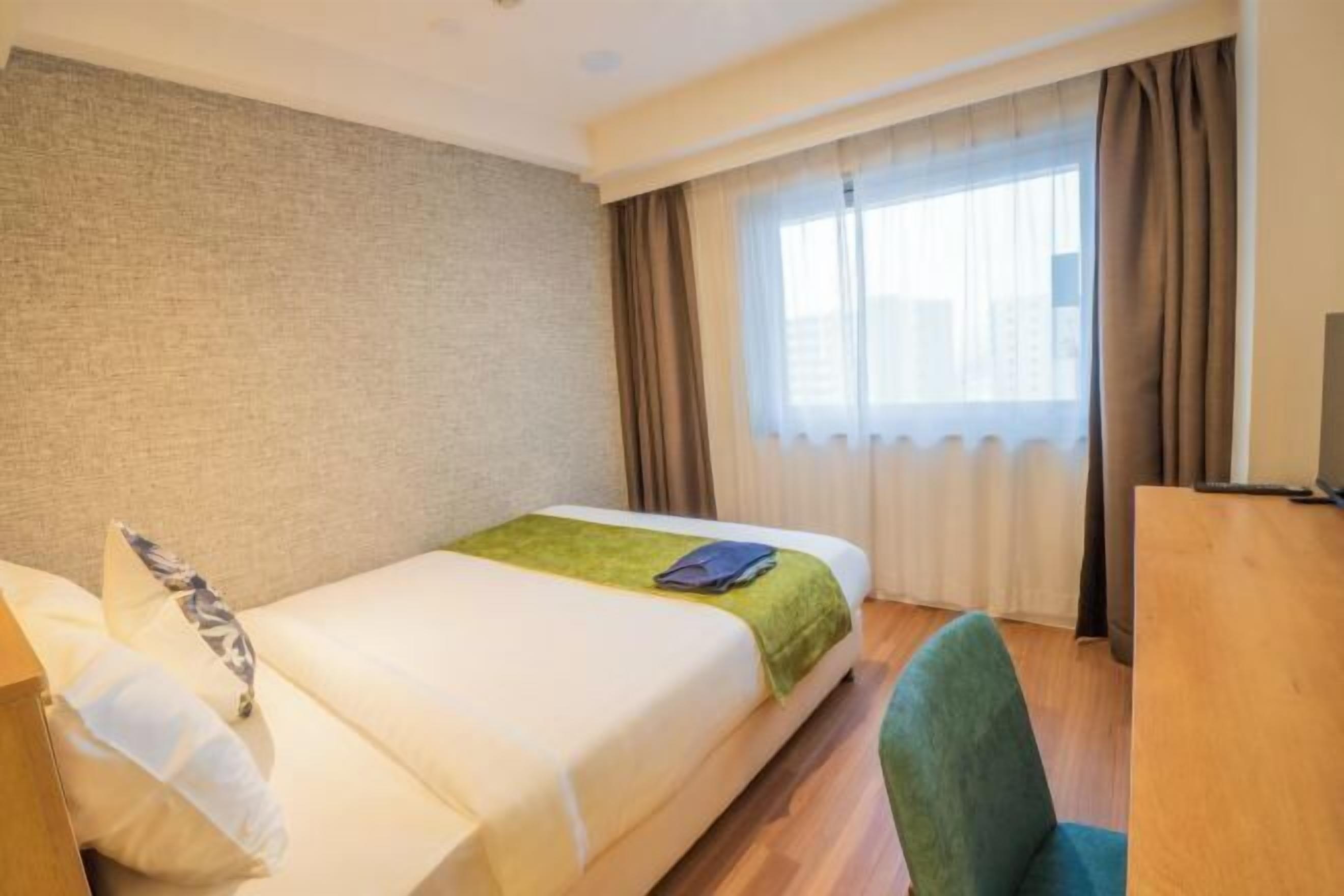 Desk, laptop workspace, free WiFi